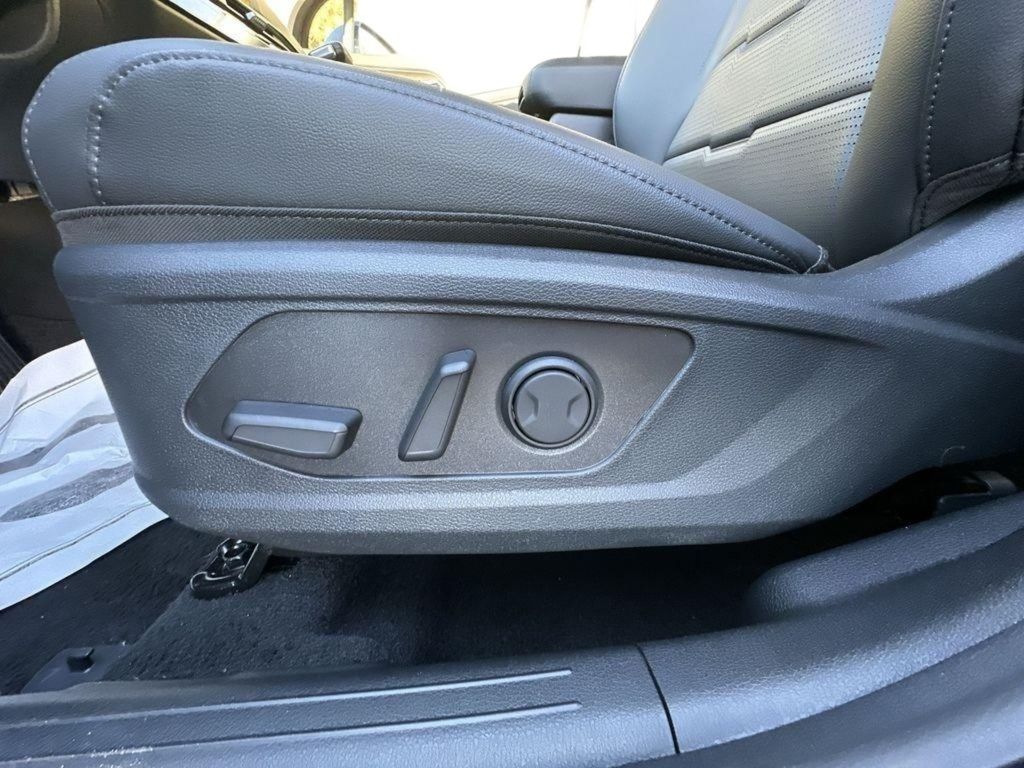 2026 Kia Sportage SX-Prestige - Panthera Metal Matte exterior view 13