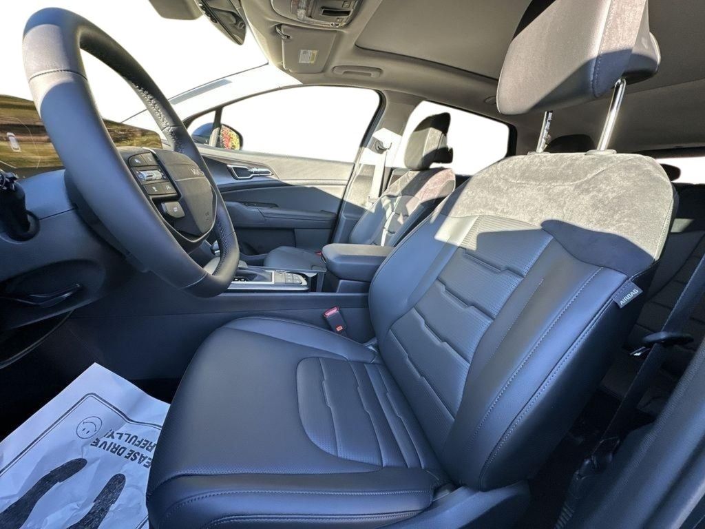 2026 Kia Sportage SX-Prestige - Panthera Metal Matte exterior view 12