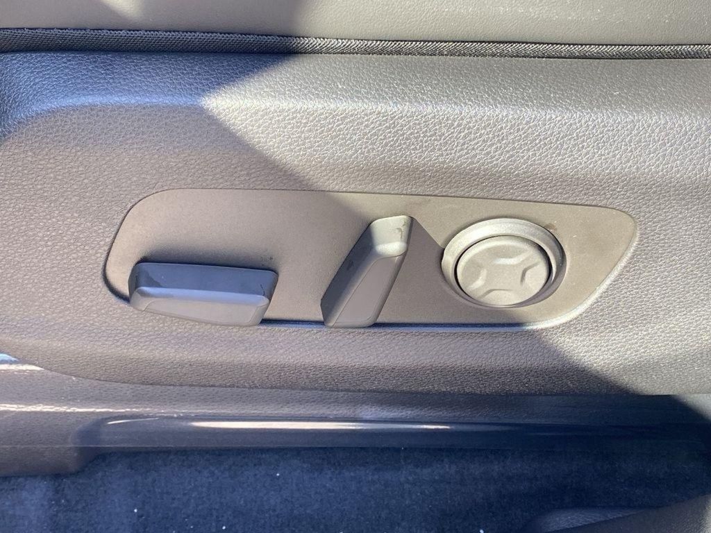 2026 Kia Carnival LXS - Snow White Pearl exterior view 13