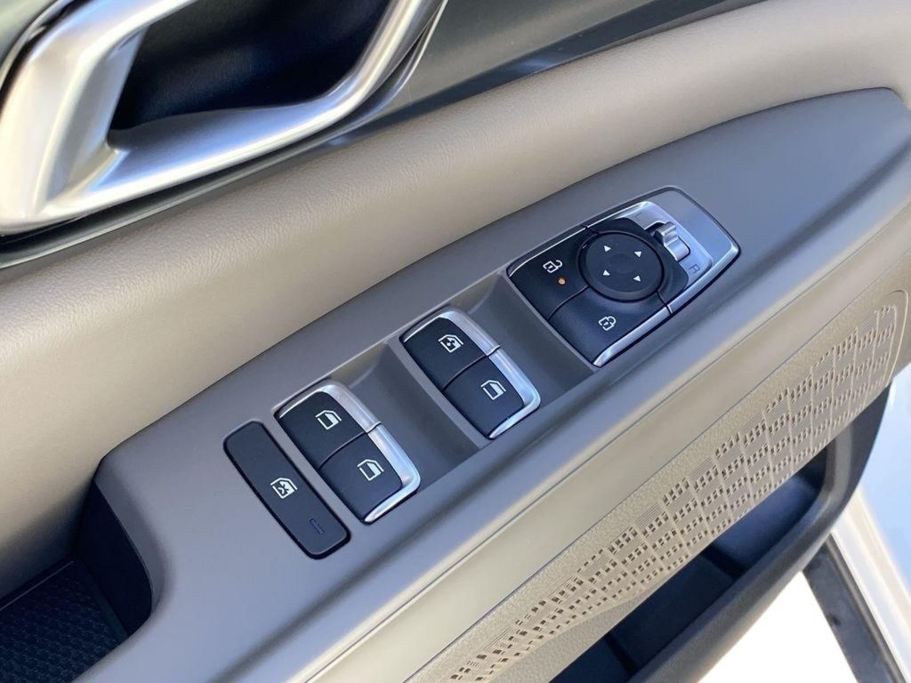 2026 Kia Carnival LXS - Snow White Pearl exterior view 14