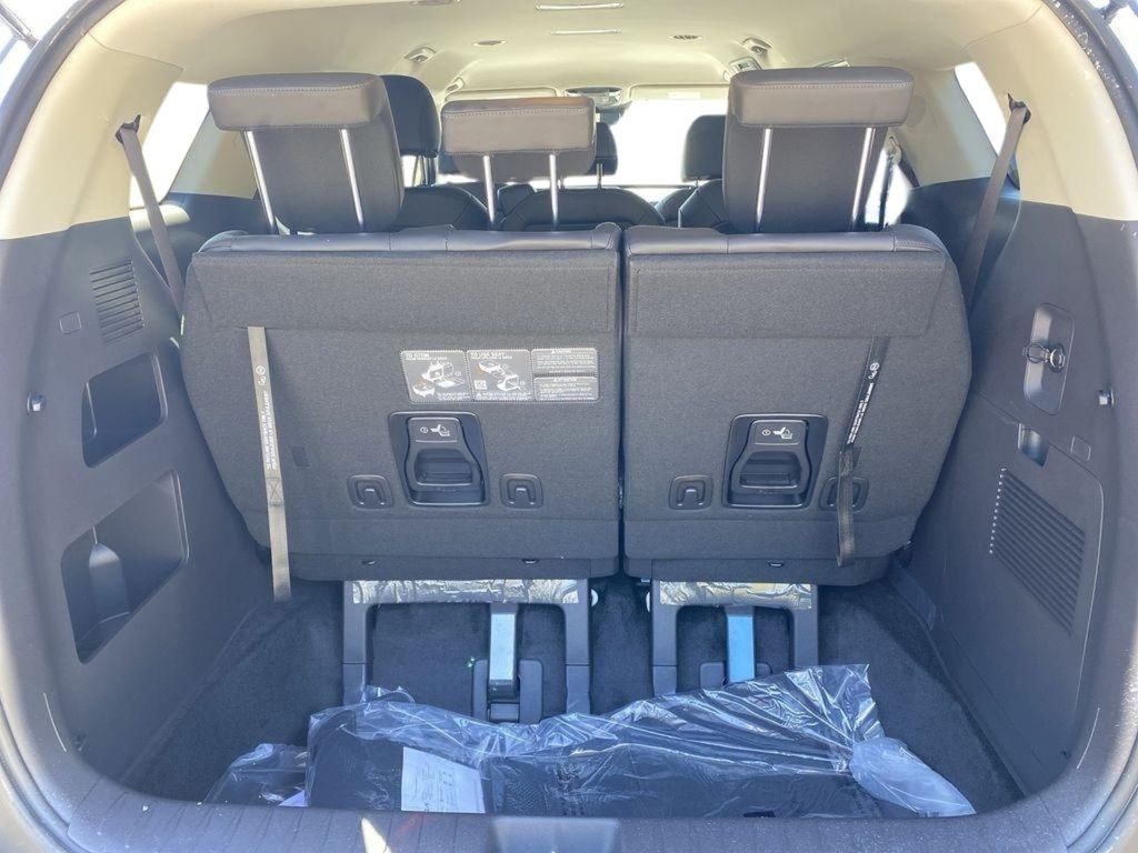 2026 Kia Carnival LXS - Snow White Pearl exterior view 20
