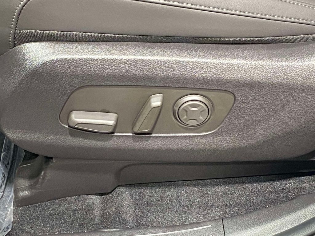 2026 Kia Carnival LXS - Aurora Black Pearl exterior view 16
