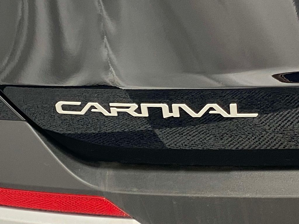 2026 Kia Carnival LXS - Aurora Black Pearl exterior view 8