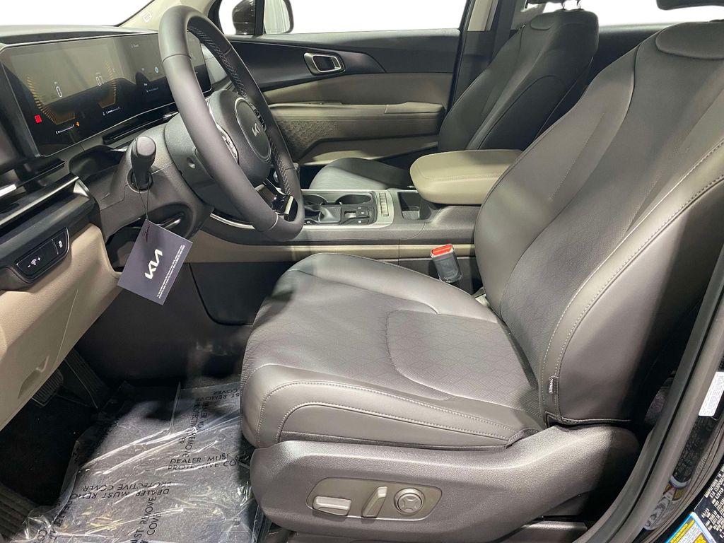 2026 Kia Carnival LXS - Aurora Black Pearl exterior view 14