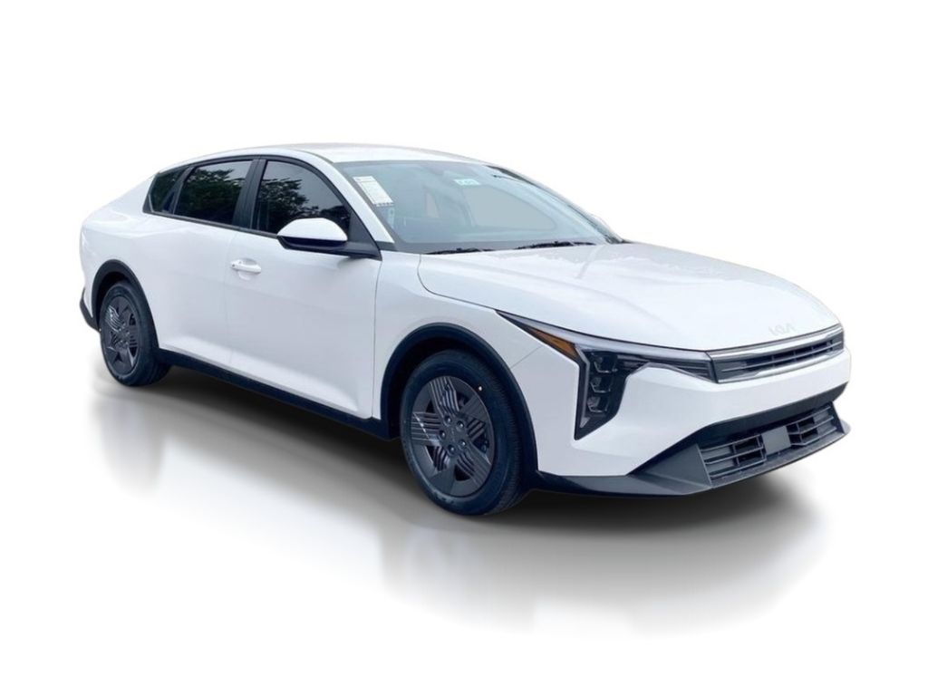 2025 Kia K4 LX - Snow White Pearl exterior view 2