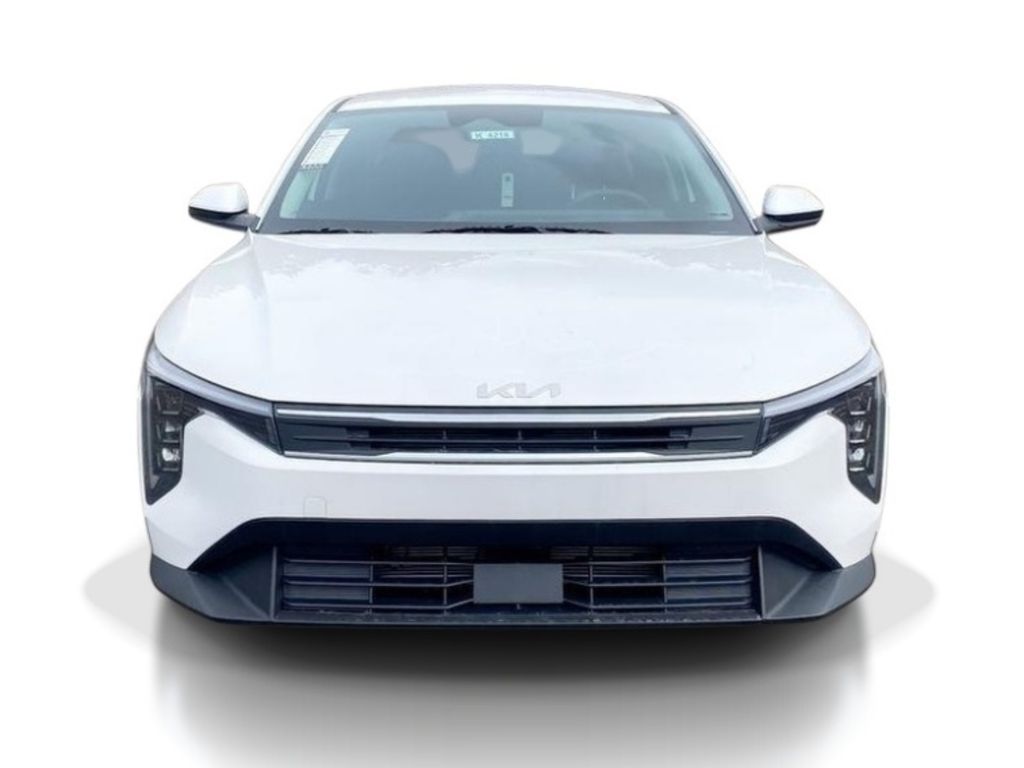 2025 Kia K4 LX - Snow White Pearl exterior view 3