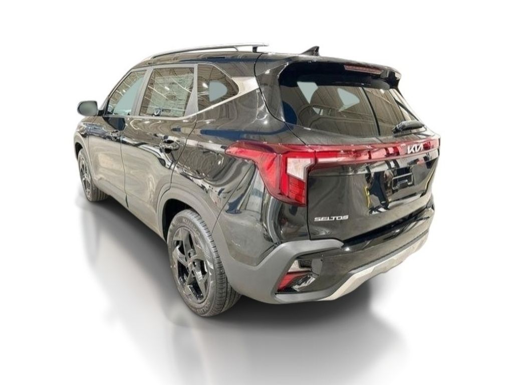 2026 Kia Seltos EX - FUSION BLACK exterior view 5