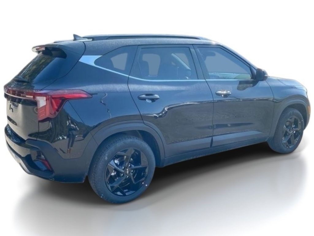 2026 Kia Seltos EX - FUSION BLACK exterior view 7