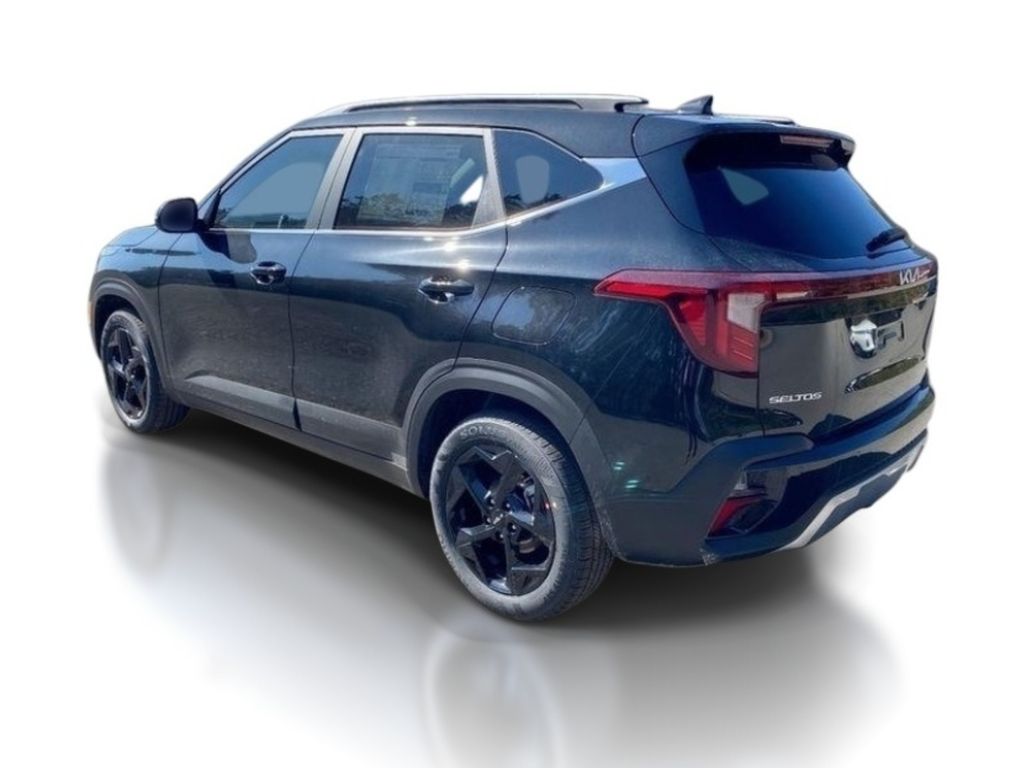 2026 Kia Seltos EX - FUSION BLACK exterior view 5