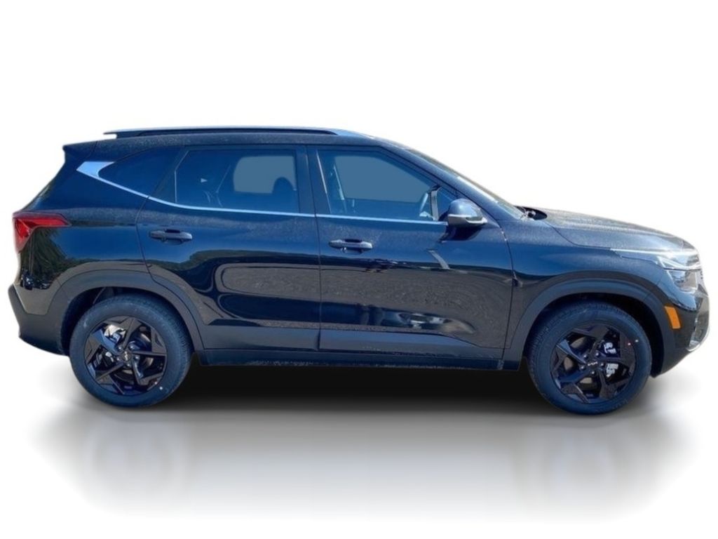 2026 Kia Seltos EX - FUSION BLACK exterior view 8