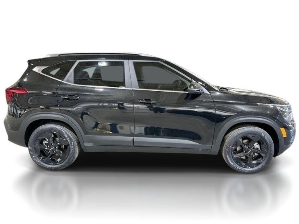 2026 Kia Seltos EX - FUSION BLACK exterior view 8