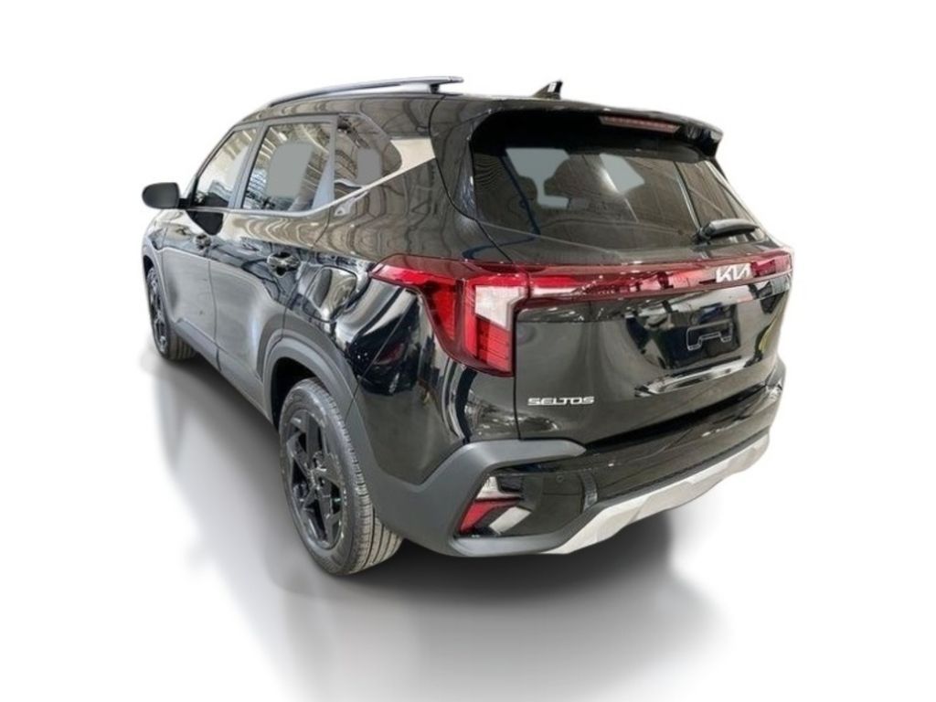 2026 Kia Seltos EX - FUSION BLACK exterior view 5