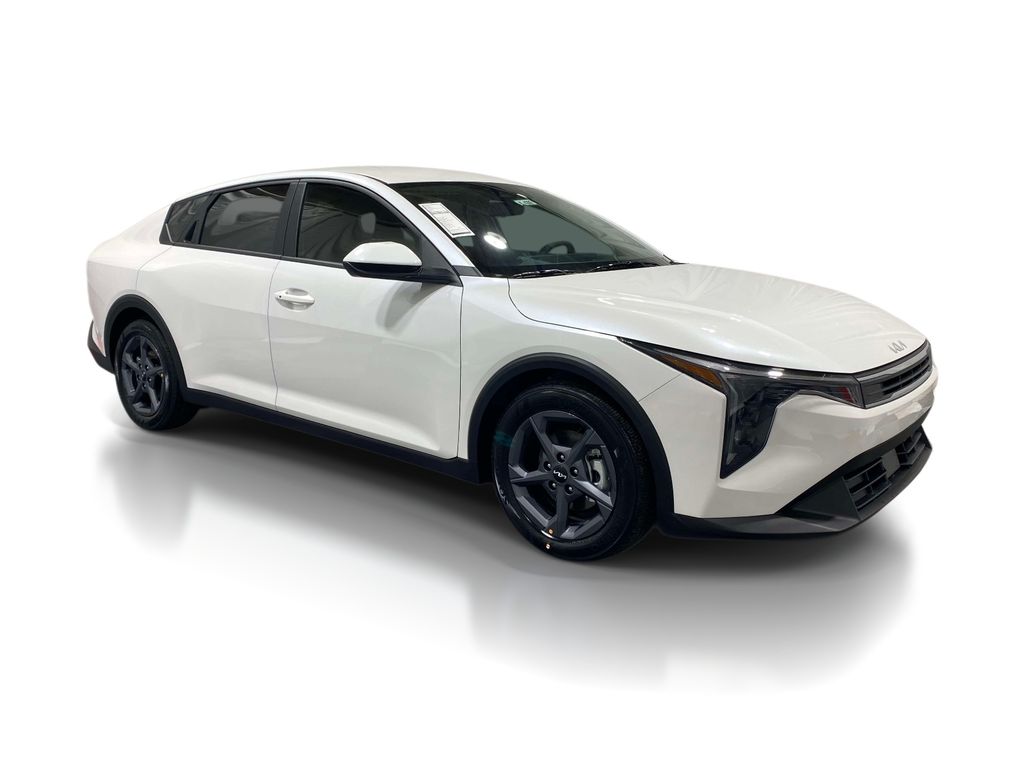 2026 Kia K4 LXS - Snow White Pearl exterior view 5