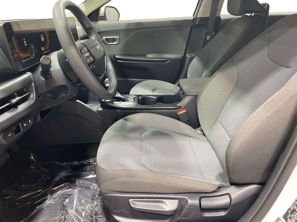 2026 Kia K4 LXS - Snow White Pearl exterior view 14
