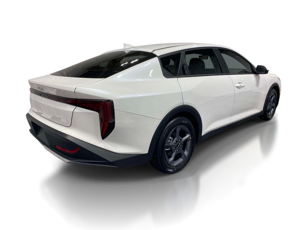 2026 Kia K4 LXS - Snow White Pearl exterior view 4