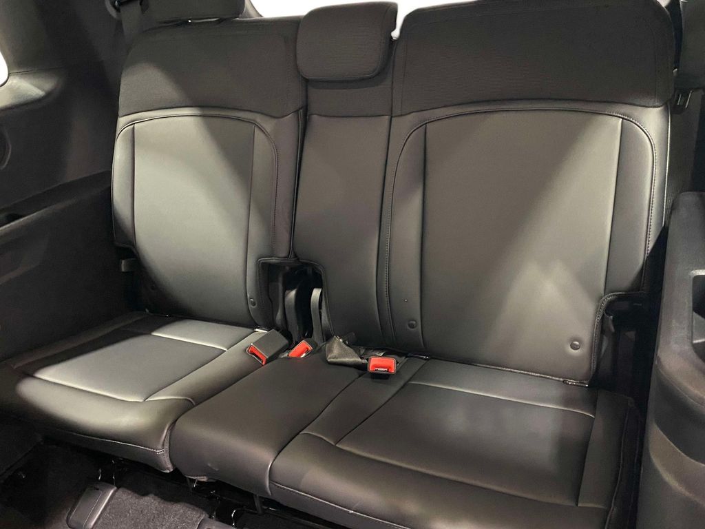 2027 Kia Telluride S - IVORY SILVER exterior view 16