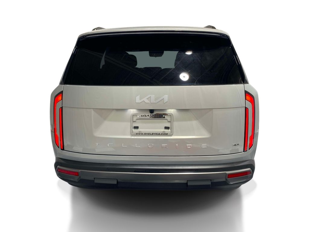 2027 Kia Telluride S - IVORY SILVER exterior view 4