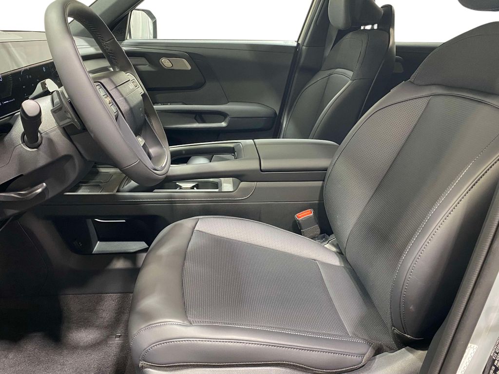2027 Kia Telluride S - IVORY SILVER exterior view 18