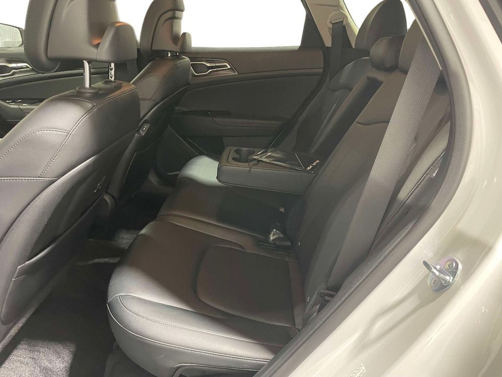 2025 Kia Sportage EX - GLACIAL WHITE PEARL exterior view 9