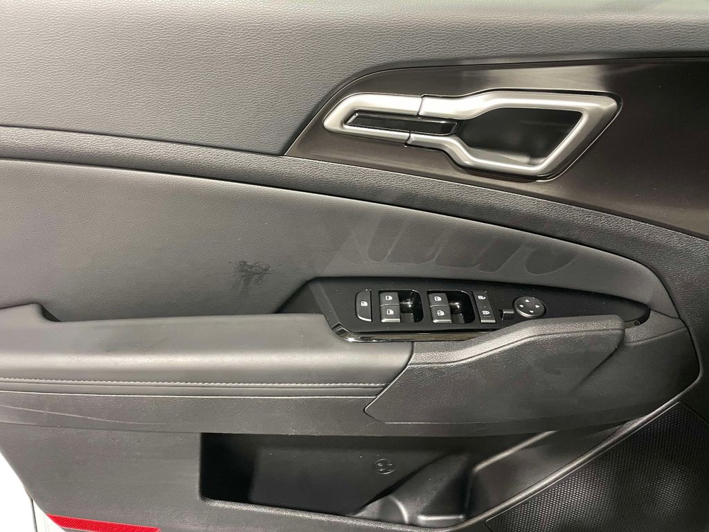 2025 Kia Sportage EX - GLACIAL WHITE PEARL exterior view 17
