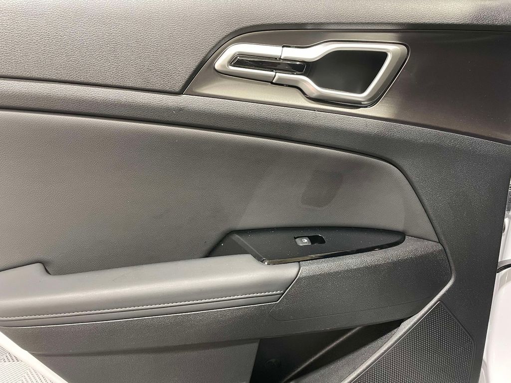 2025 Kia Sportage EX - GLACIAL WHITE PEARL exterior view 10