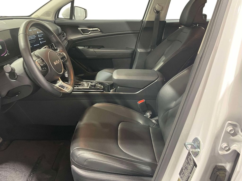 2025 Kia Sportage EX - GLACIAL WHITE PEARL exterior view 14