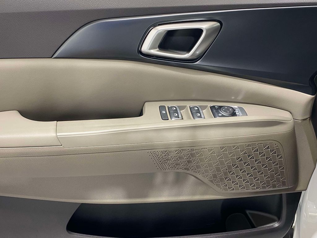 2026 Kia Carnival LXS - Snow White Pearl exterior view 17