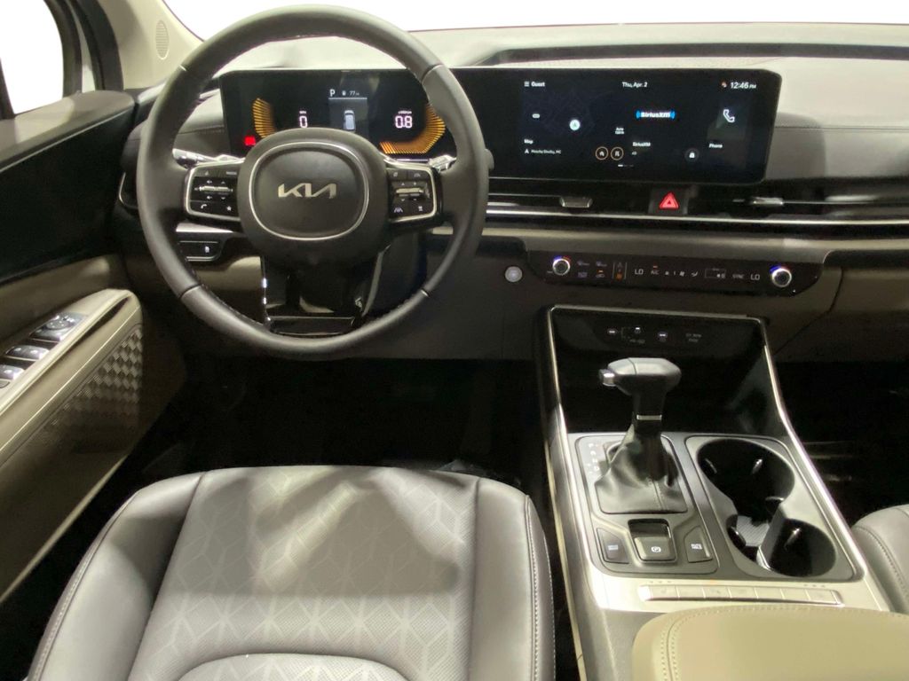 2026 Kia Carnival LXS - Snow White Pearl exterior view 10