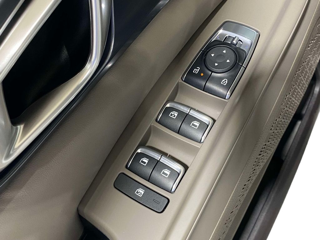 2026 Kia Carnival LXS - Snow White Pearl exterior view 18