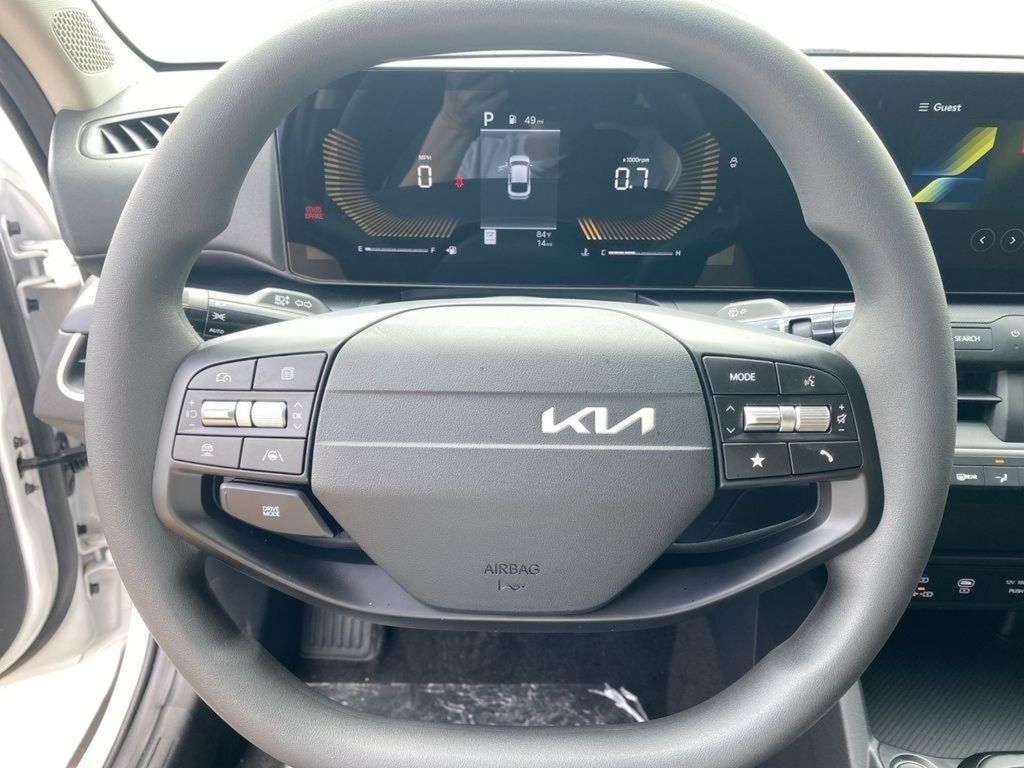 2026 Kia K4 LXS - Snow White Pearl exterior view 10