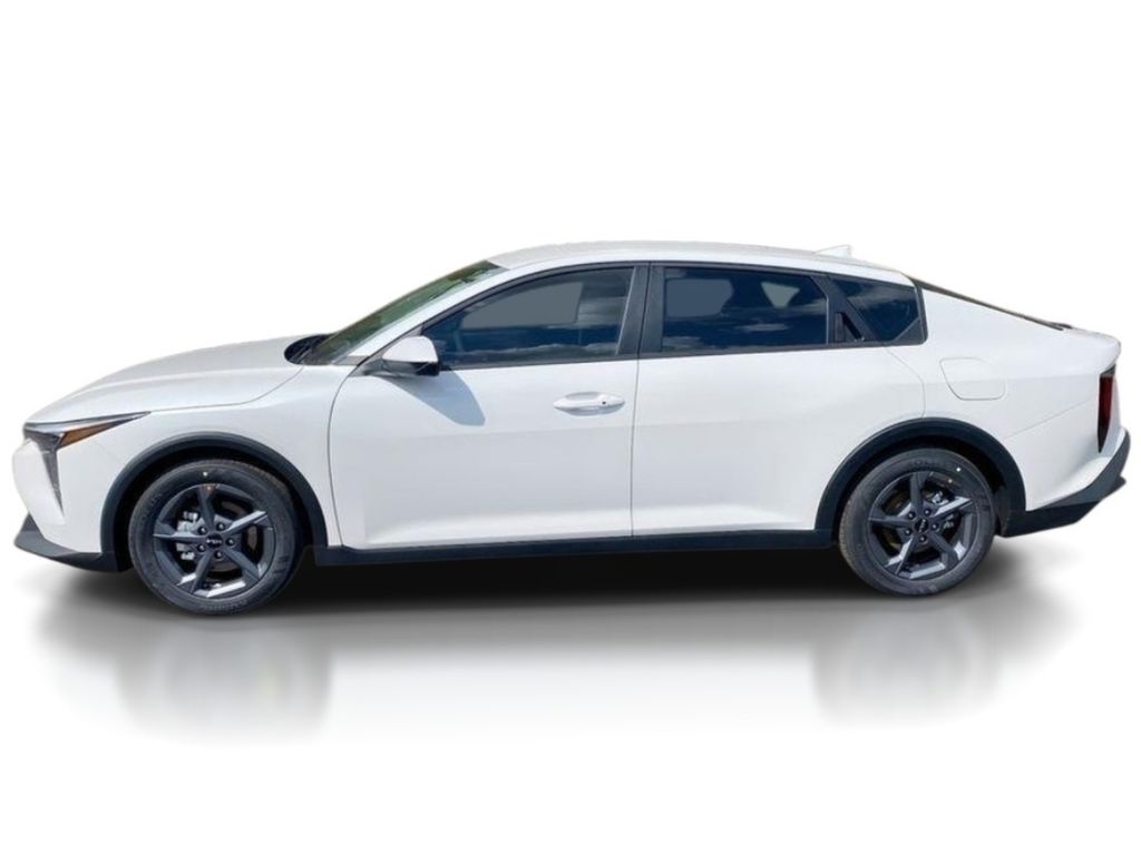 2026 Kia K4 LXS - Snow White Pearl exterior view 4