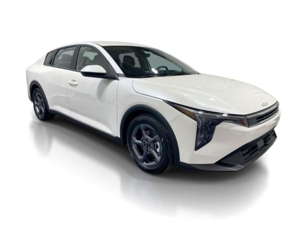 2026 Kia K4 LXS - Snow White Pearl exterior view 2