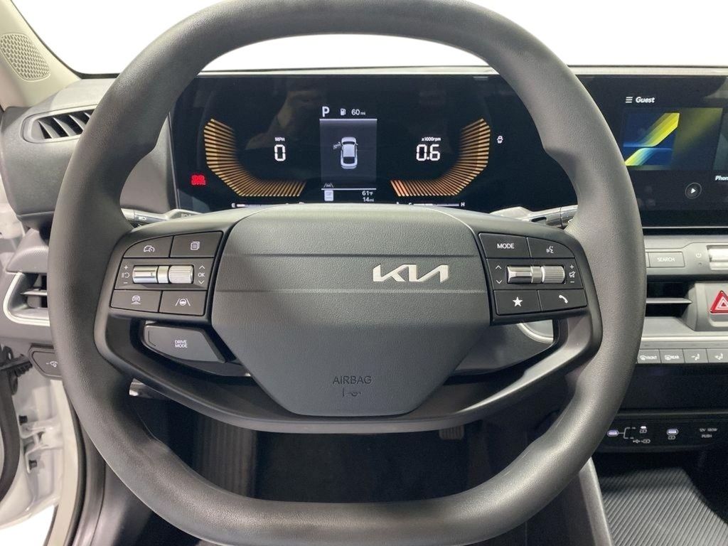 2026 Kia K4 LXS - Snow White Pearl exterior view 10