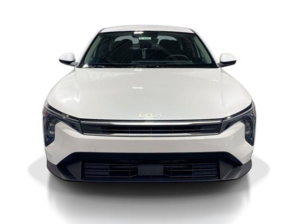 2026 Kia K4 LXS - Snow White Pearl exterior view 3