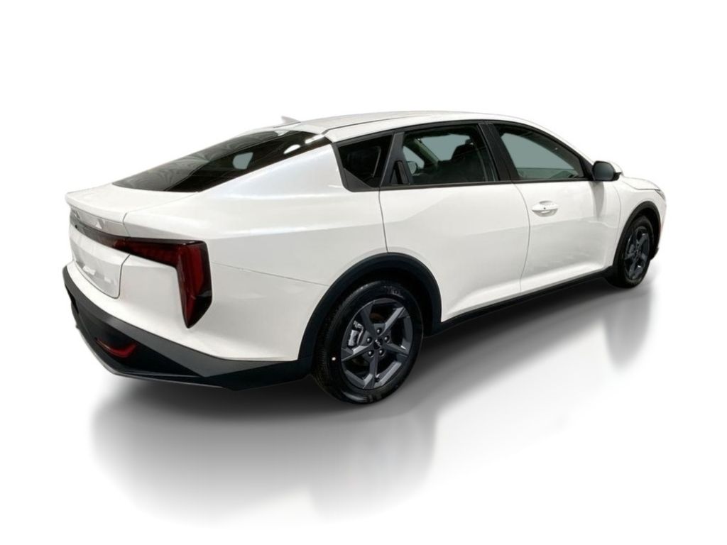 2026 Kia K4 LXS - Snow White Pearl exterior view 7