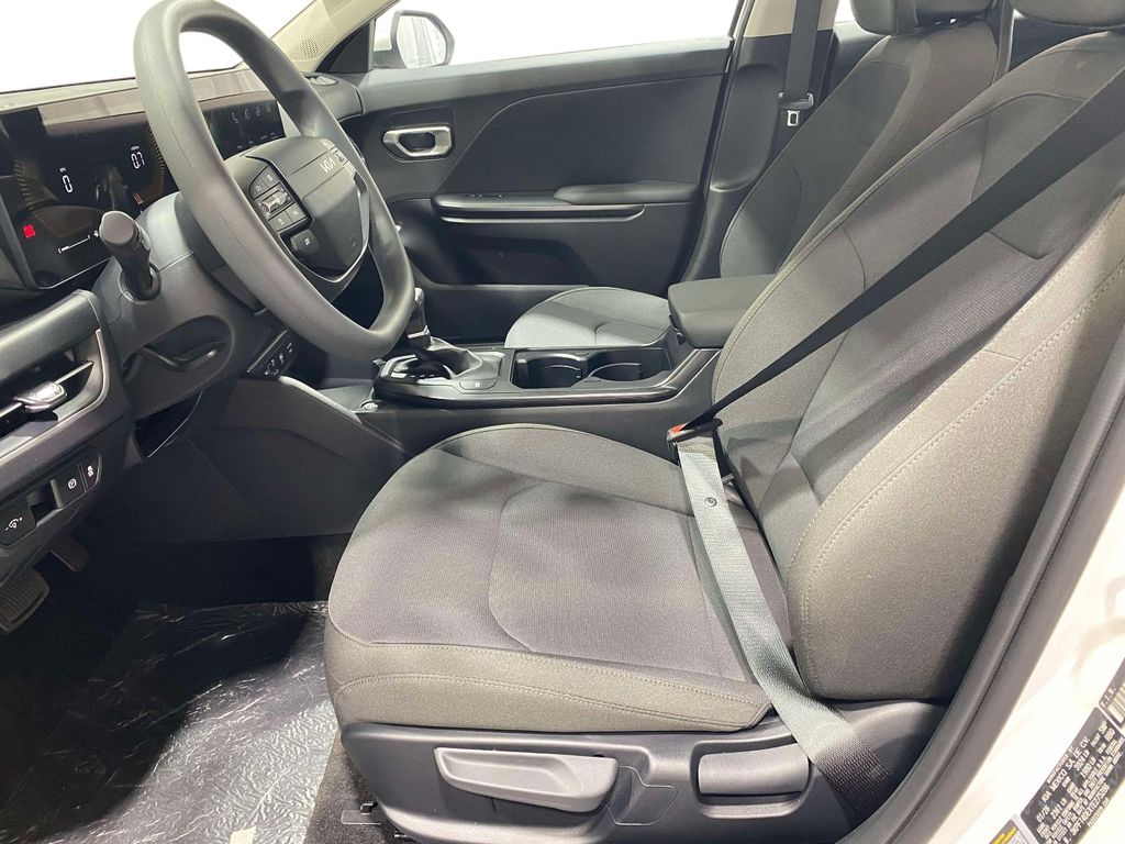 2026 Kia K4 LXS - Snow White Pearl exterior view 14
