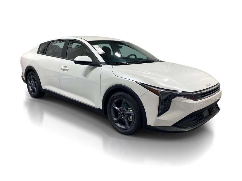 2026 Kia K4 LXS - Snow White Pearl exterior view 5