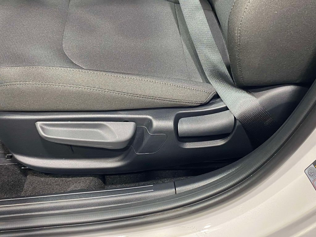 2026 Kia K4 LXS - Snow White Pearl exterior view 16