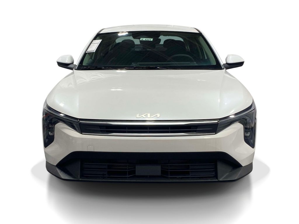 2026 Kia K4 LXS - Snow White Pearl exterior view 6