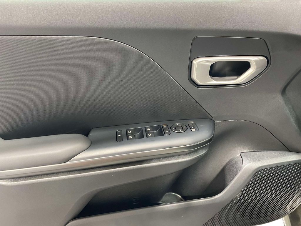 2026 Kia K4 LXS - Snow White Pearl exterior view 17