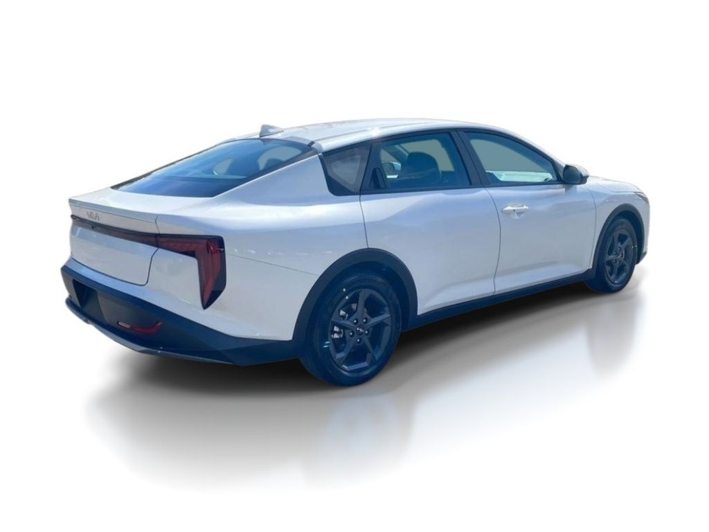 2026 Kia K4 LXS - Snow White Pearl exterior view 7