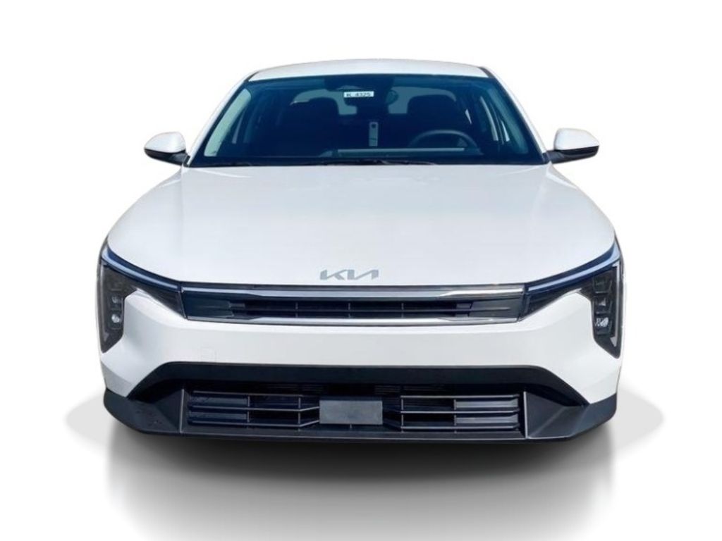 2026 Kia K4 LXS - Snow White Pearl exterior view 3