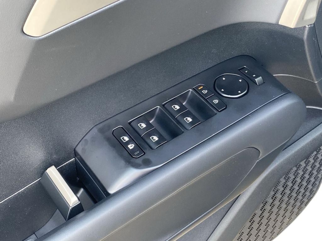 2027 Kia Telluride LX - EBONY BLACK exterior view 14