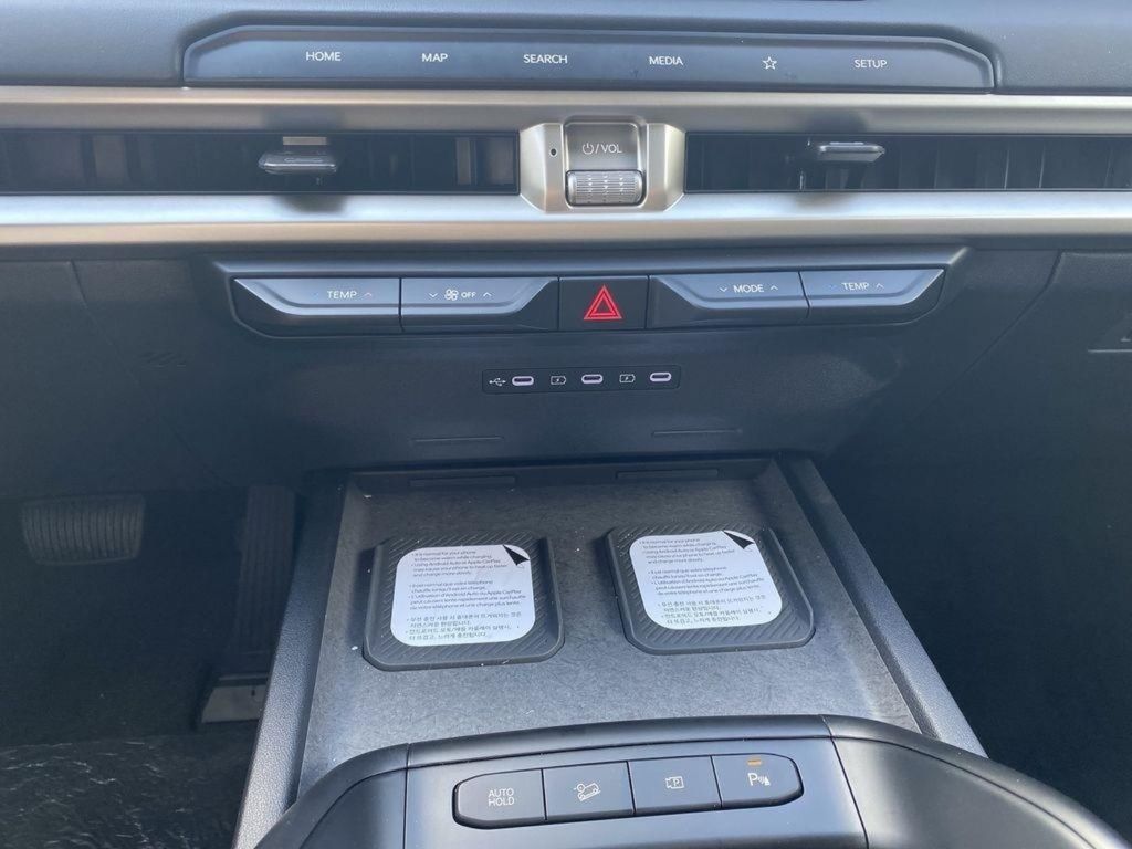 2027 Kia Telluride LX - EBONY BLACK exterior view 16