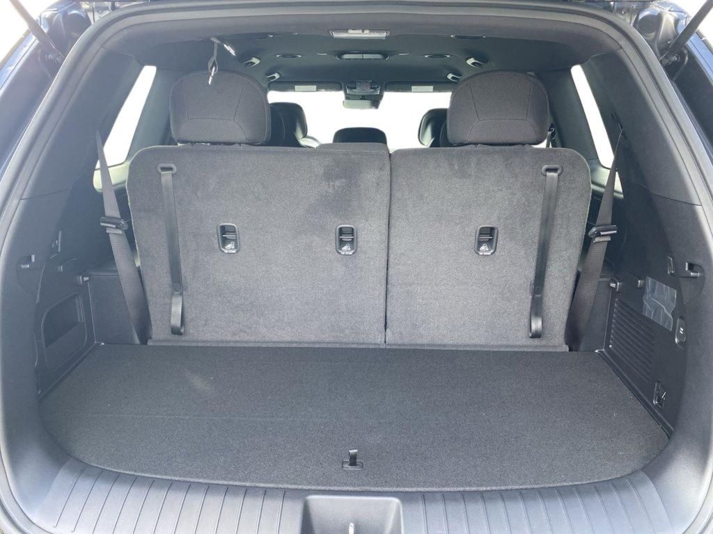 2027 Kia Telluride LX - EBONY BLACK exterior view 20