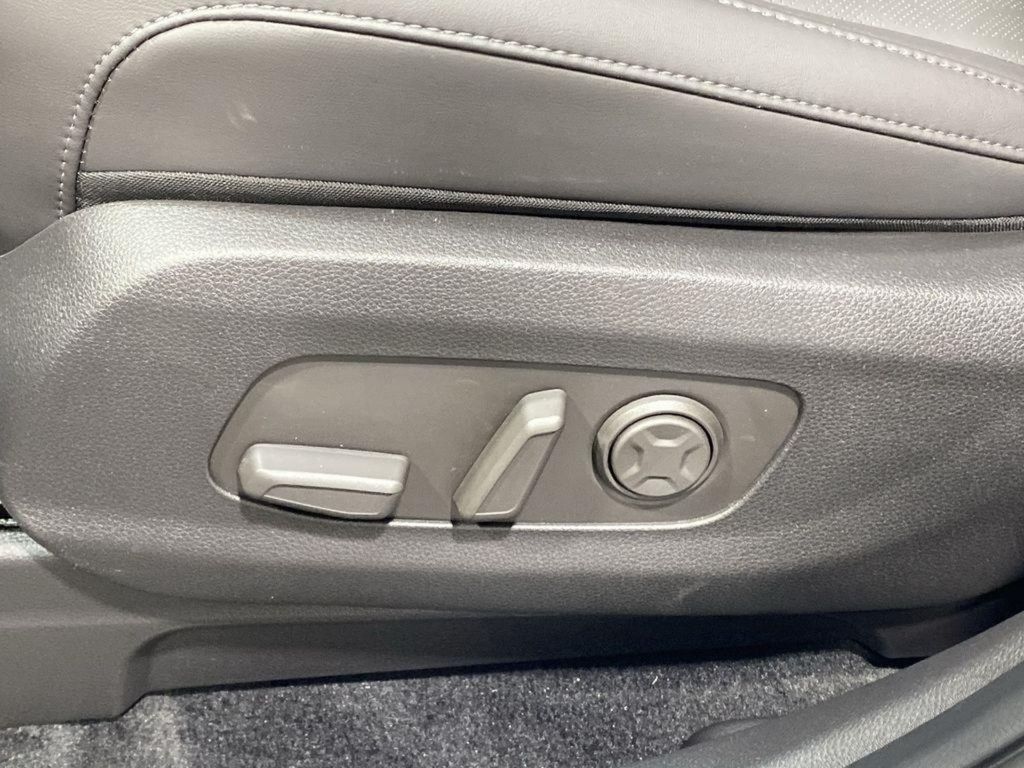 2026 Kia Carnival LXS - Snow White Pearl exterior view 13