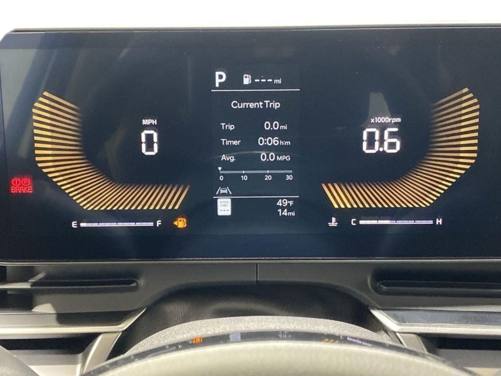 2026 Kia Carnival LXS - Snow White Pearl exterior view 9