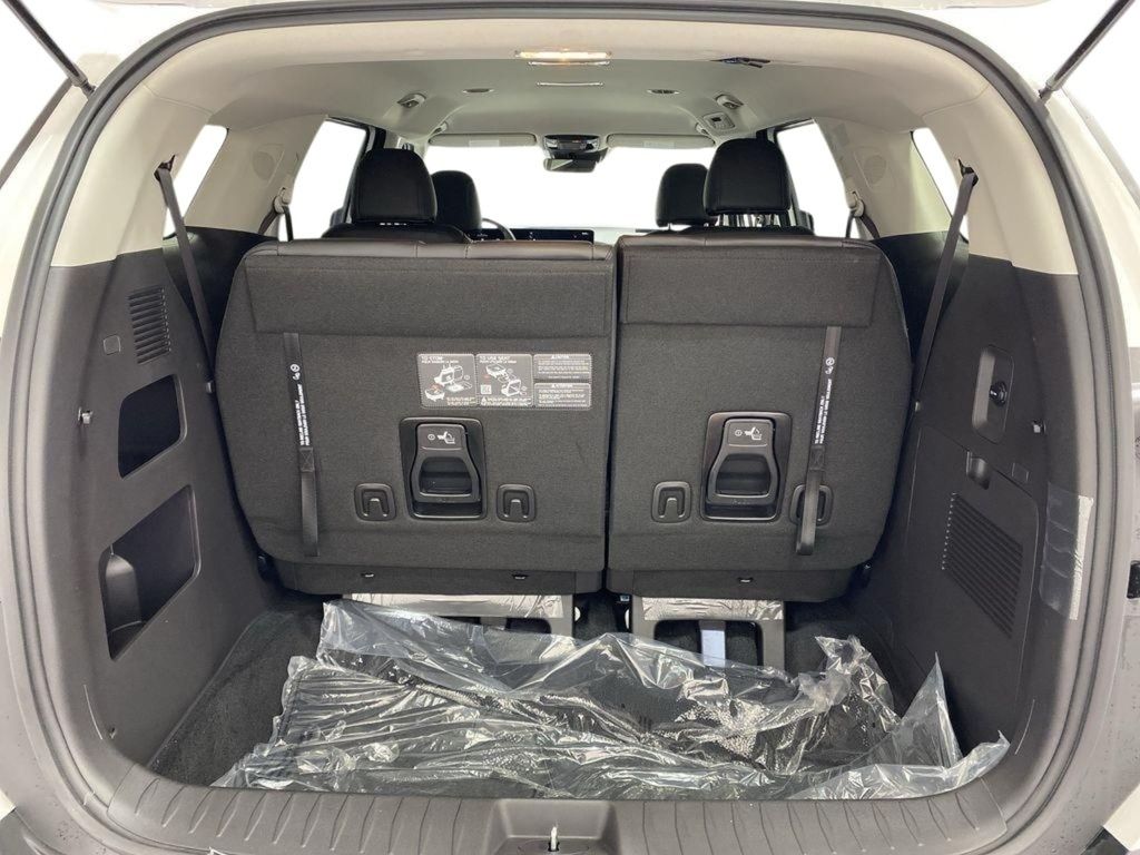 2026 Kia Carnival LXS - Snow White Pearl exterior view 19