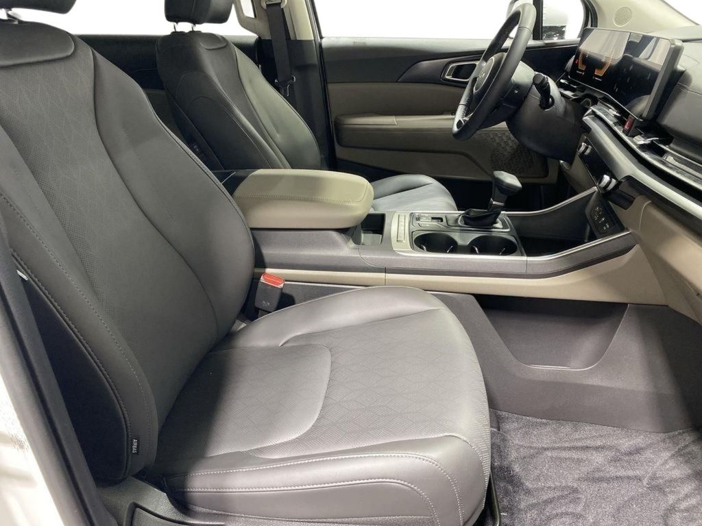2026 Kia Carnival LXS - Snow White Pearl exterior view 20