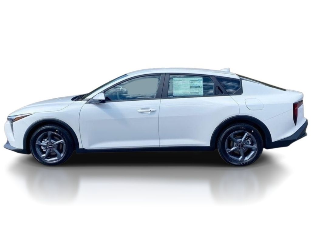2026 Kia K4 LXS - Snow White Pearl exterior view 4